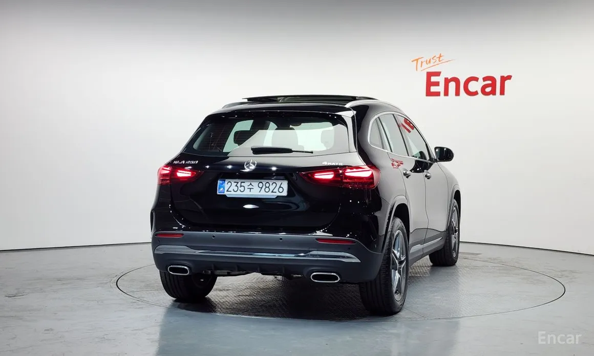 Фото 4 - Mercedes-Benz GLA-Class