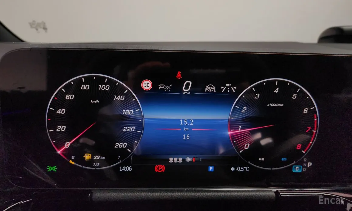 Фото 8 - Mercedes-Benz GLA-Class