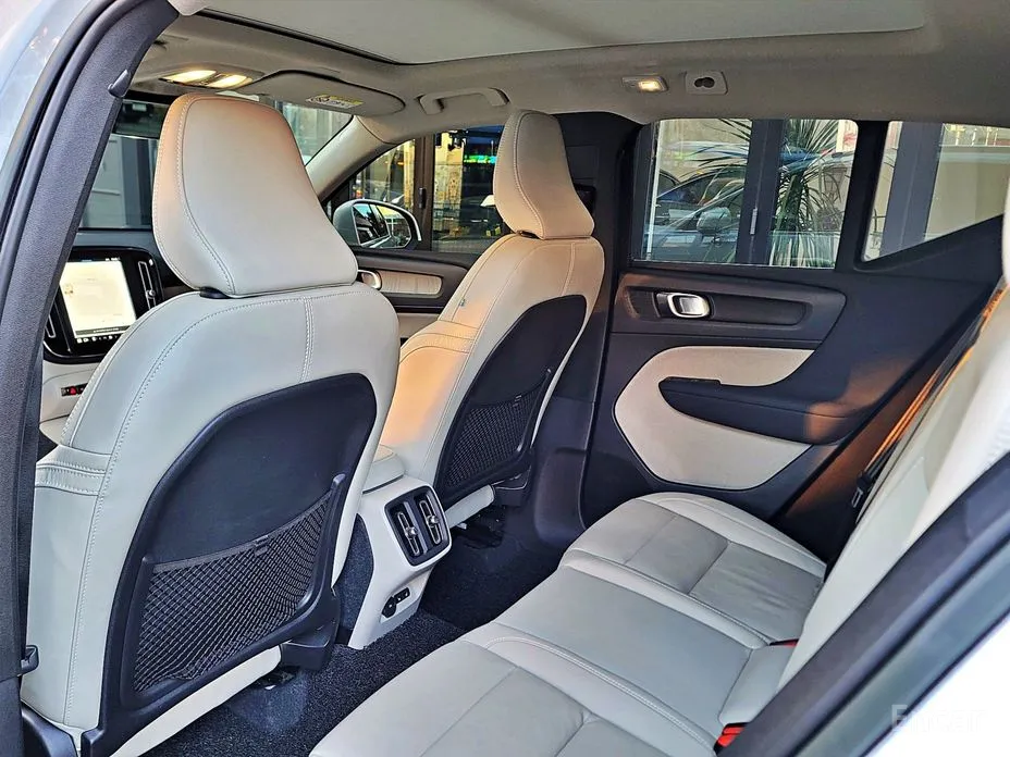 Фото 13 - Volvo XC40