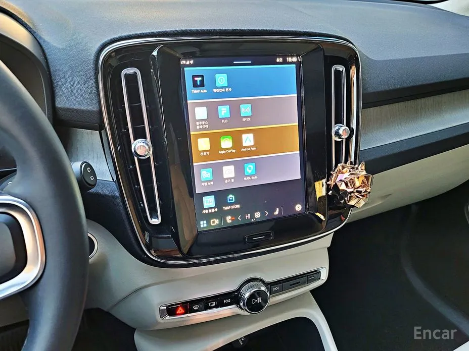 Фото 14 - Volvo XC40