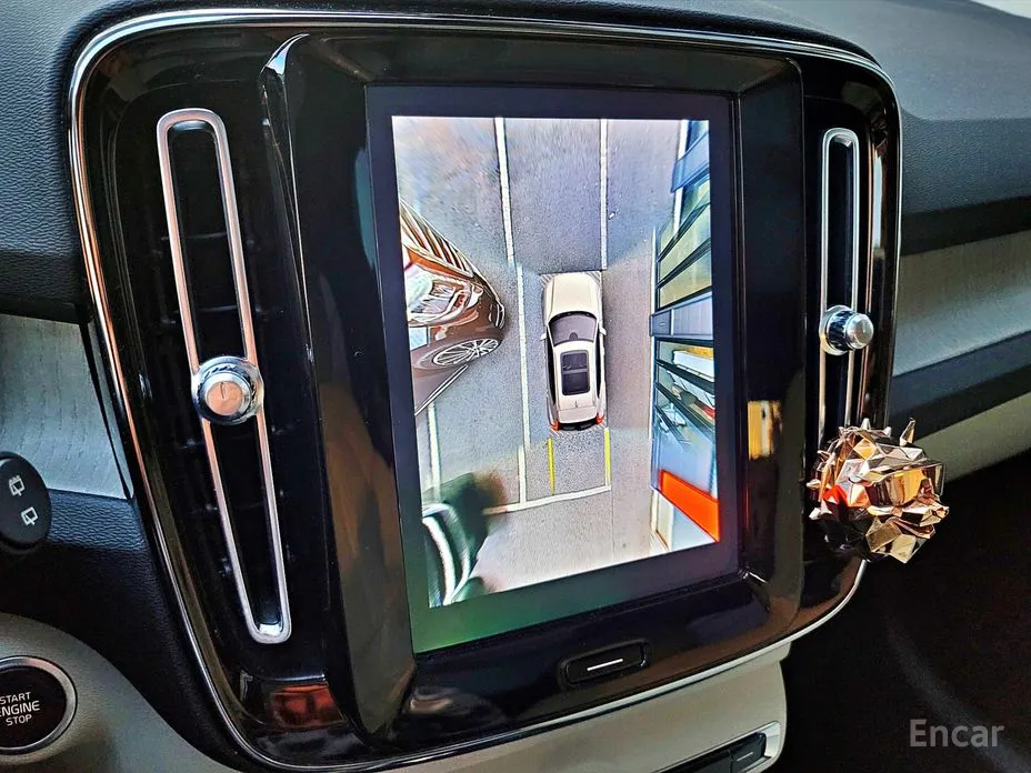 Фото 15 - Volvo XC40