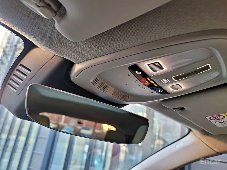 Фото 17 - Volvo XC40