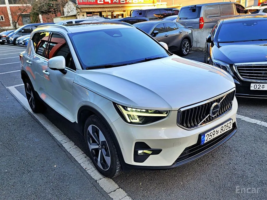 Фото 20 - Volvo XC40