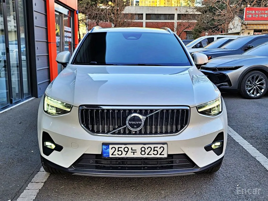 Фото 3 - Volvo XC40