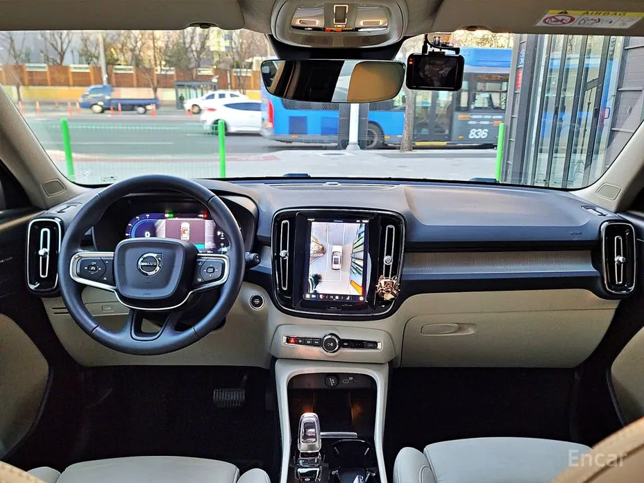 Фото 7 - Volvo XC40