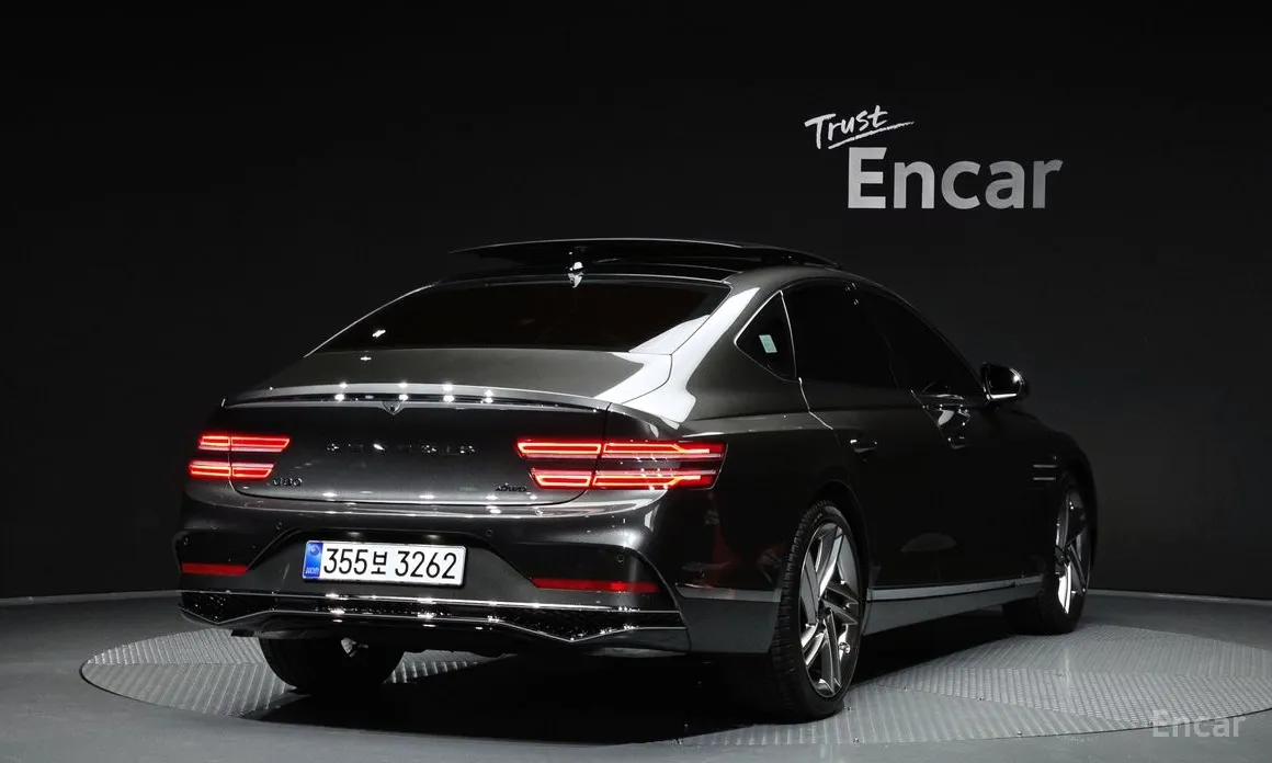 Фото 2 - Genesis G80