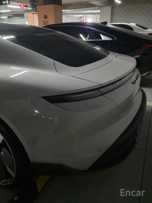 Фото 4 - Porsche Taycan