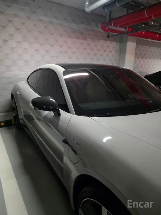 Фото 6 - Porsche Taycan