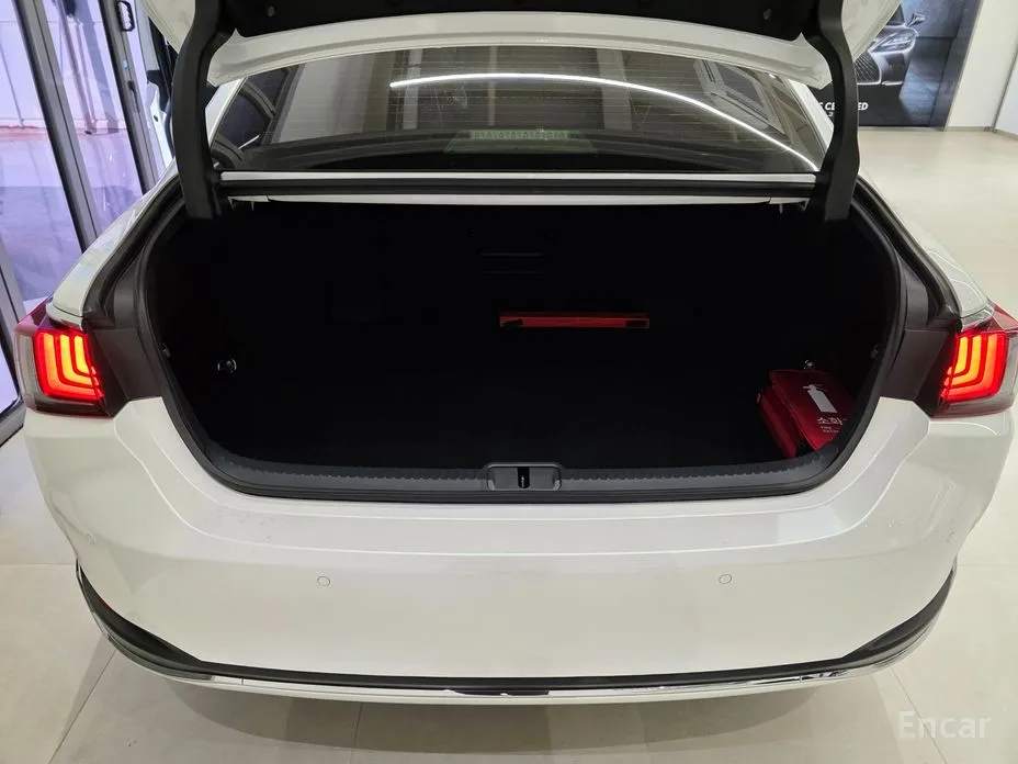 Фото 13 - Lexus ES