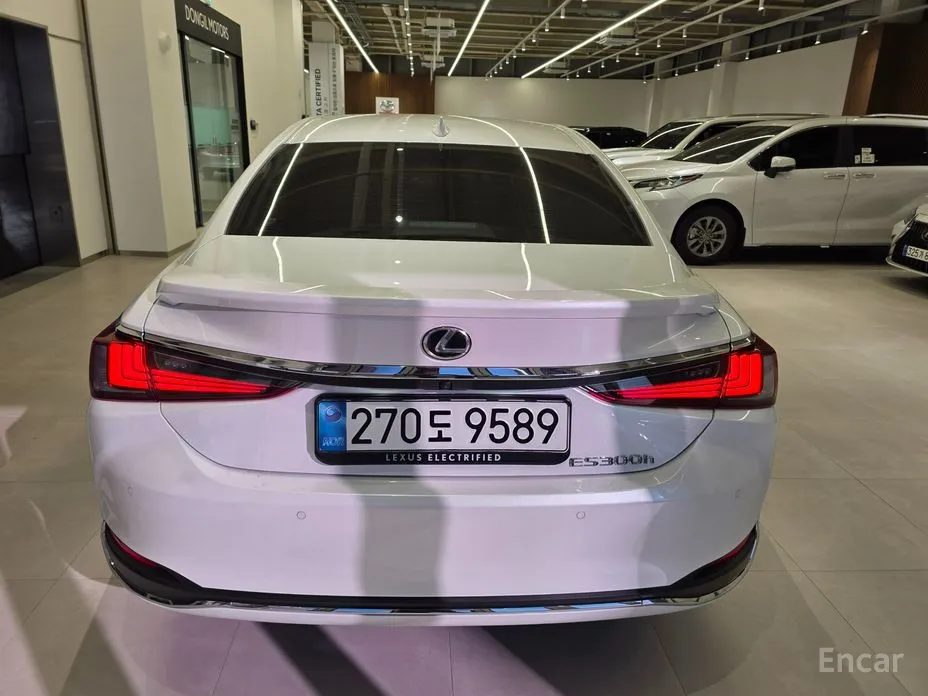 Фото 4 - Lexus ES