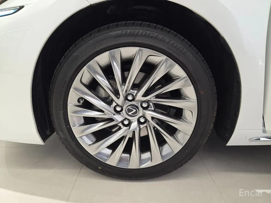 Фото 5 - Lexus ES