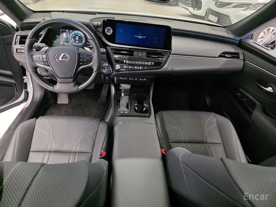 Фото 7 - Lexus ES