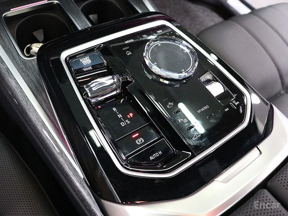 Фото 20 - BMW 7 Series