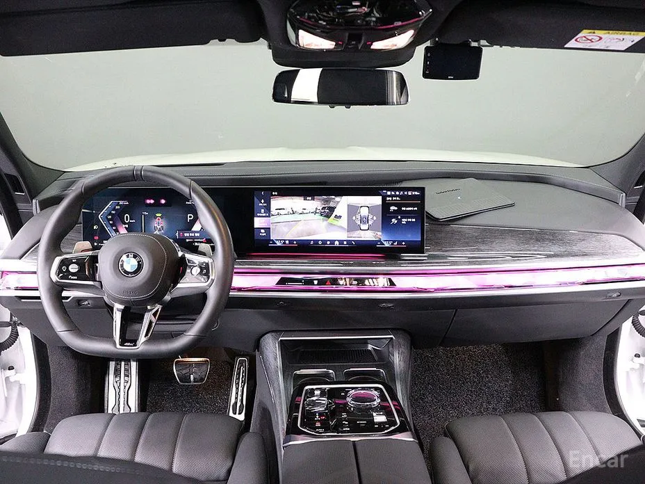 Фото 8 - BMW 7 Series