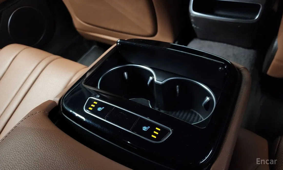 Фото 19 - Genesis G80