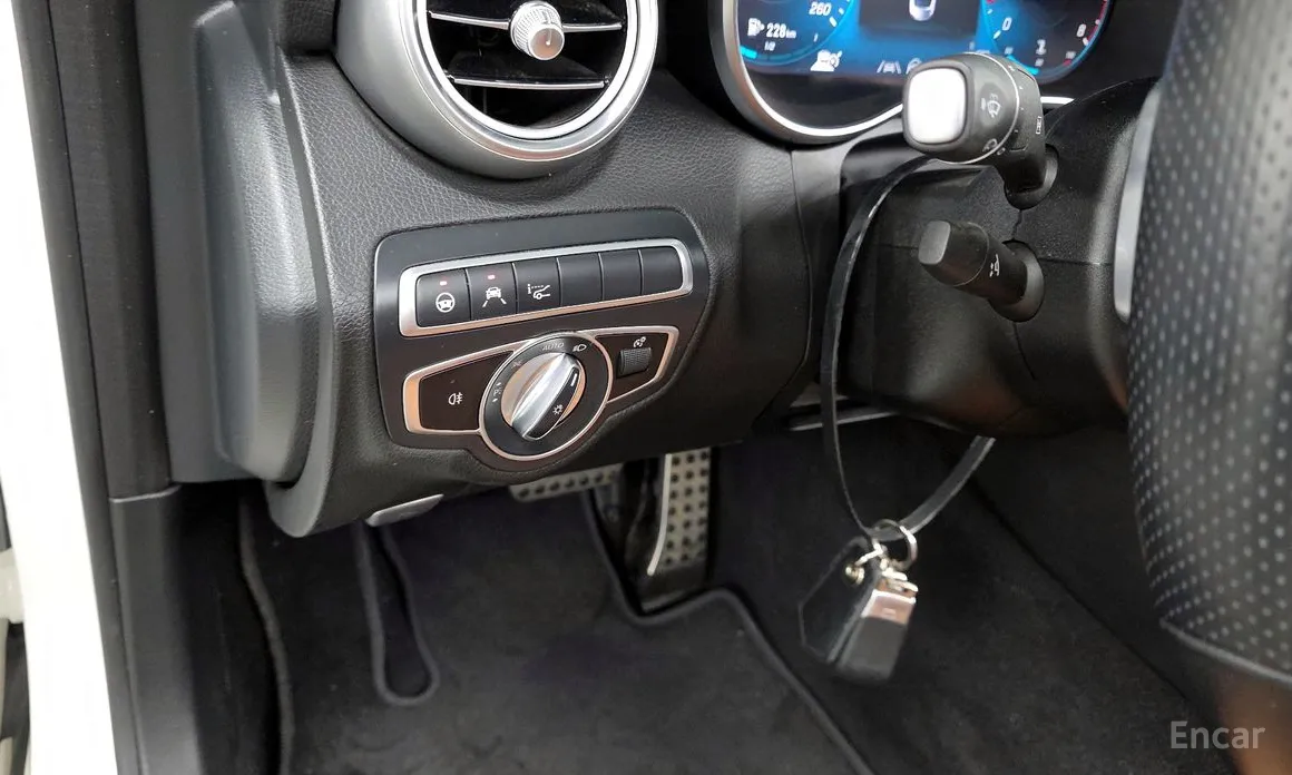 Фото 18 - Mercedes-Benz C-Class