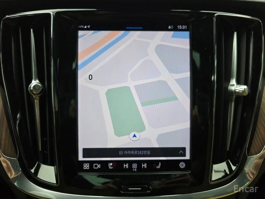 Фото 11 - Volvo V60