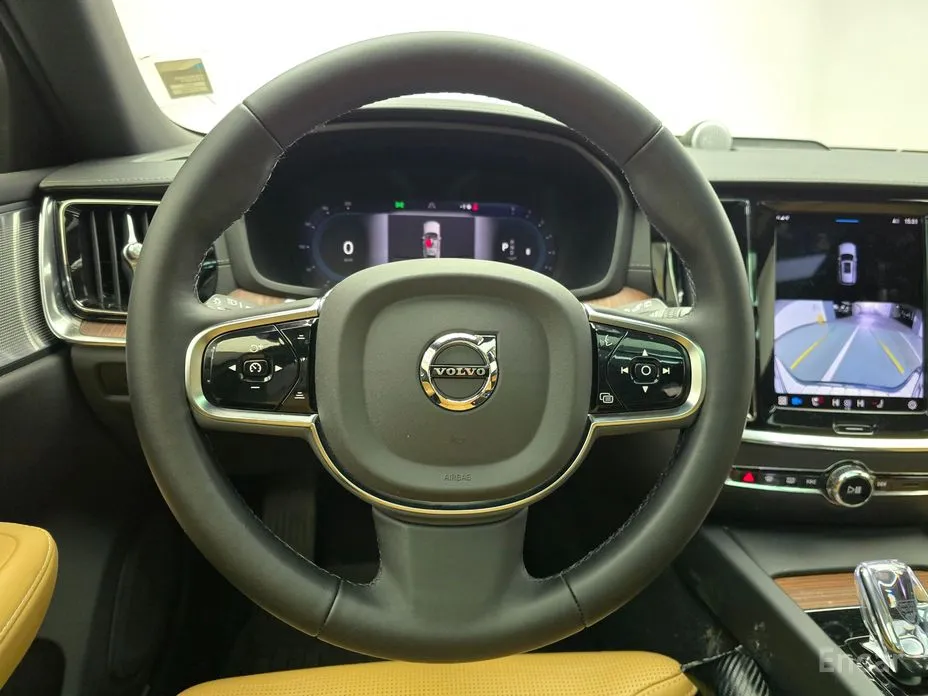 Фото 9 - Volvo V60