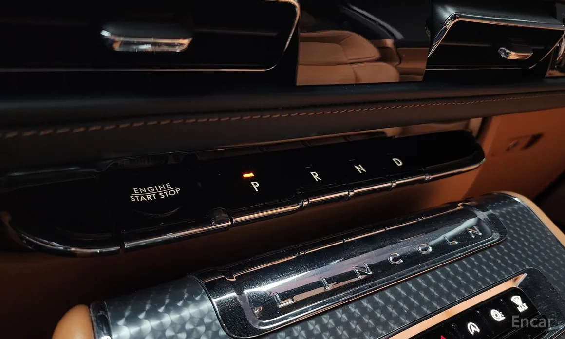 Фото 9 - Lincoln Aviator