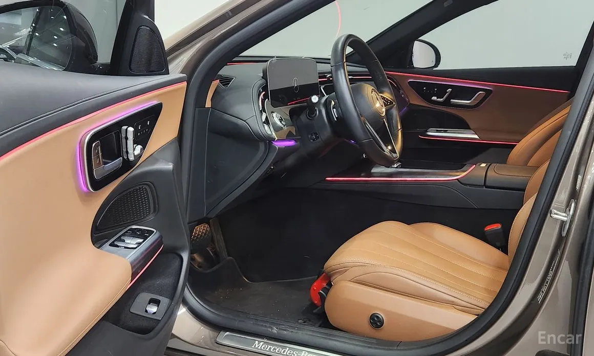 Фото 10 - Mercedes-Benz E-Class