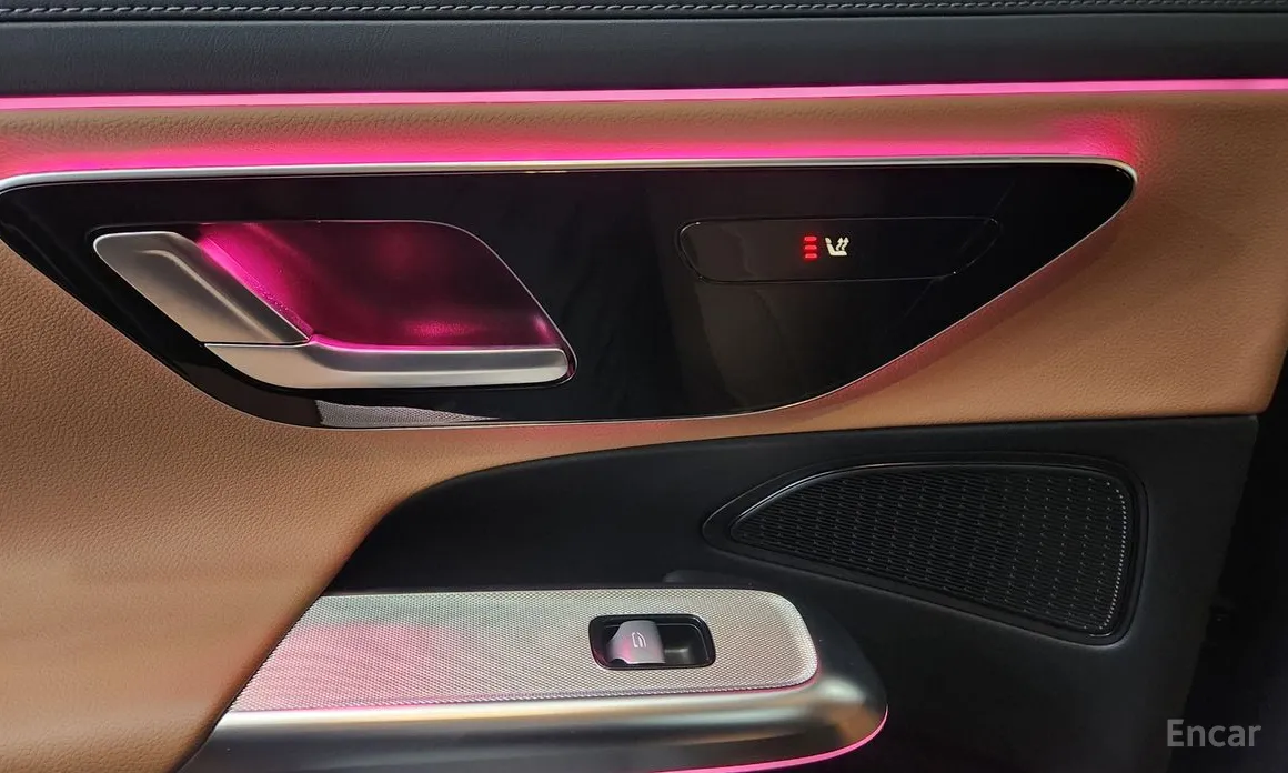 Фото 14 - Mercedes-Benz E-Class