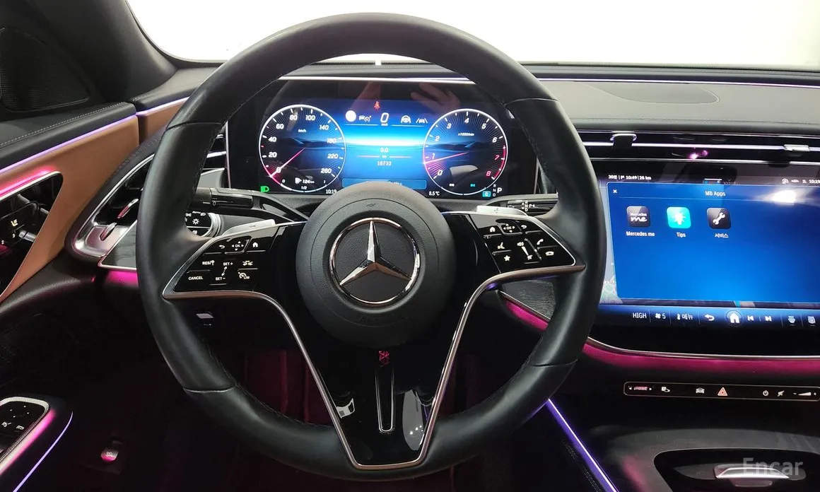 Фото 15 - Mercedes-Benz E-Class