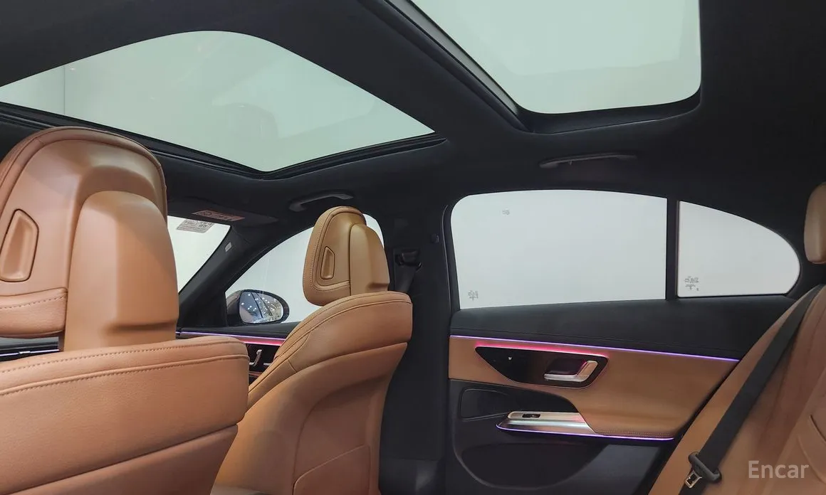 Фото 19 - Mercedes-Benz E-Class