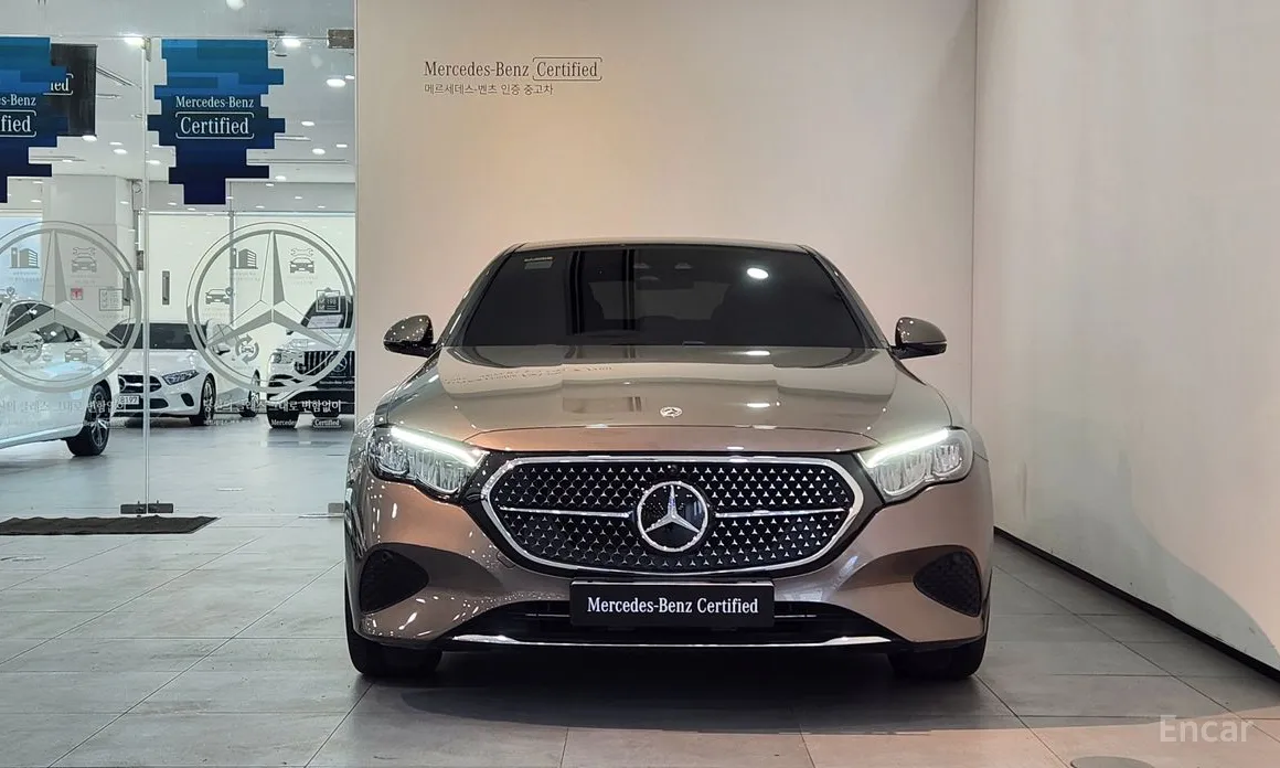 Фото 3 - Mercedes-Benz E-Class