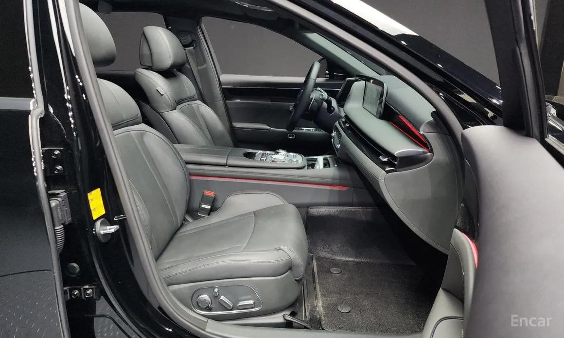 Фото 11 - Genesis G90