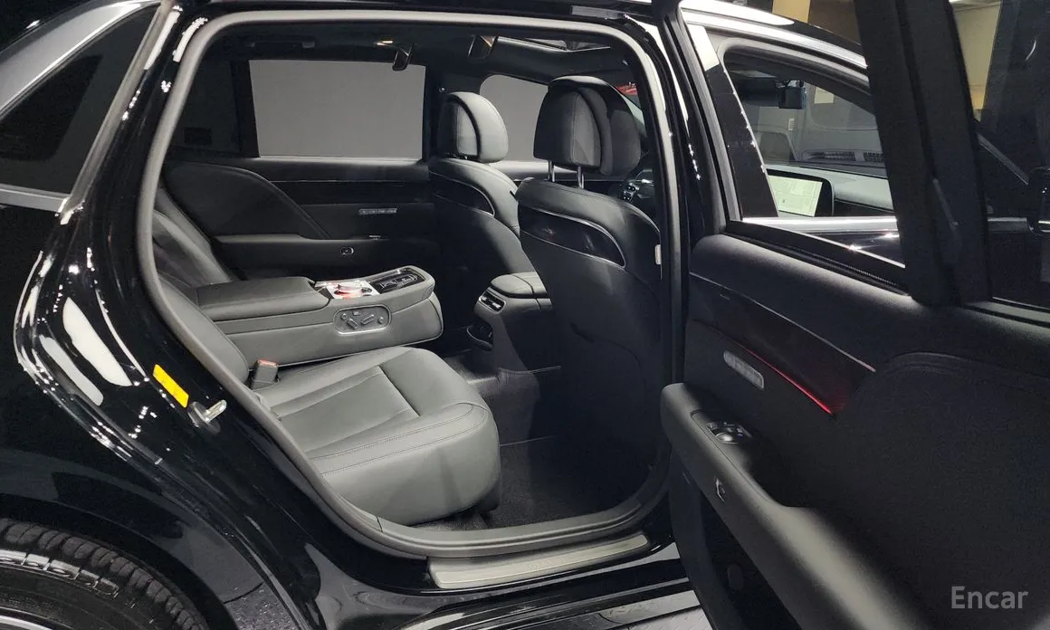 Фото 12 - Genesis G90