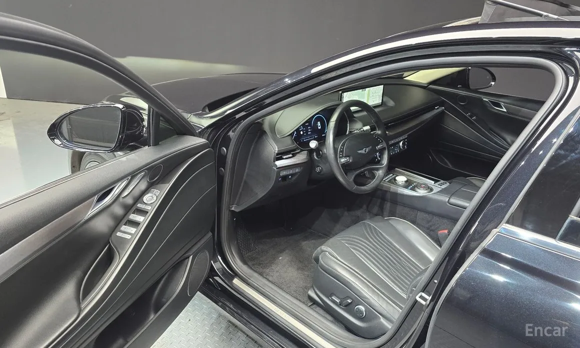 Фото 10 - Genesis G80