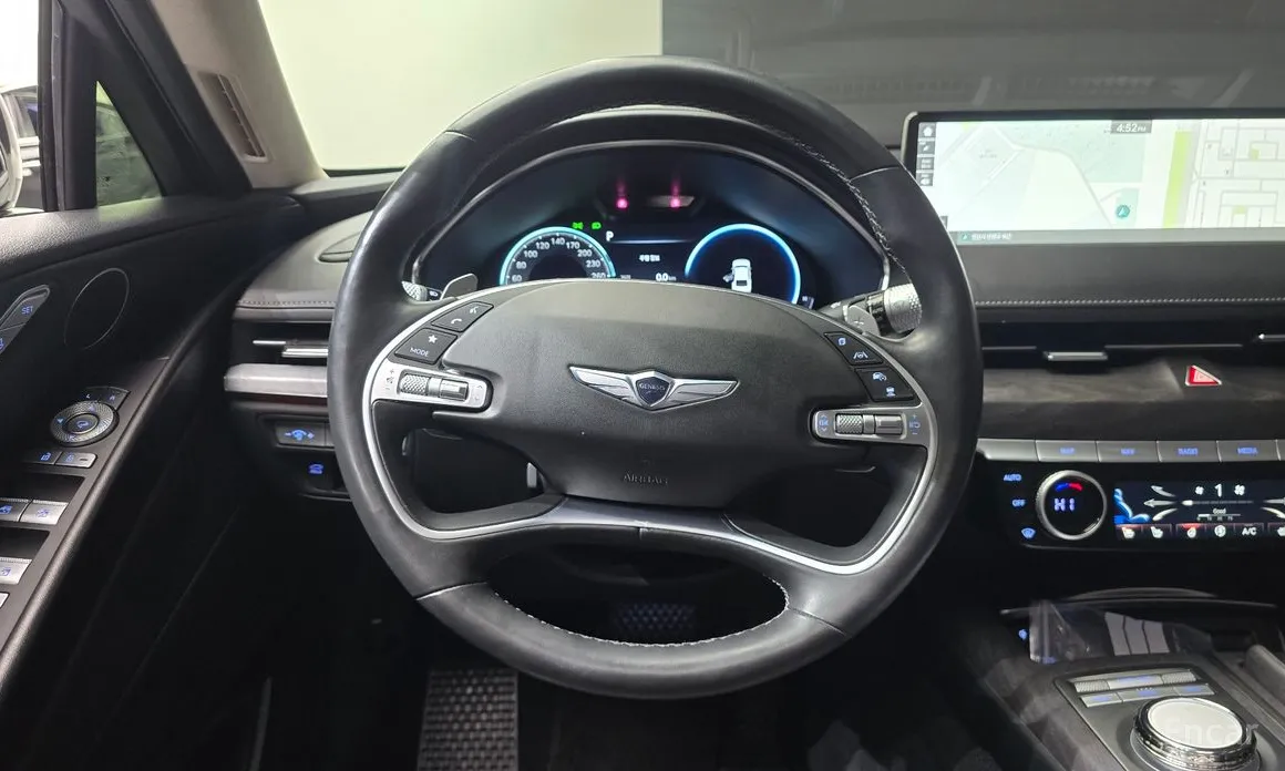 Фото 13 - Genesis G80