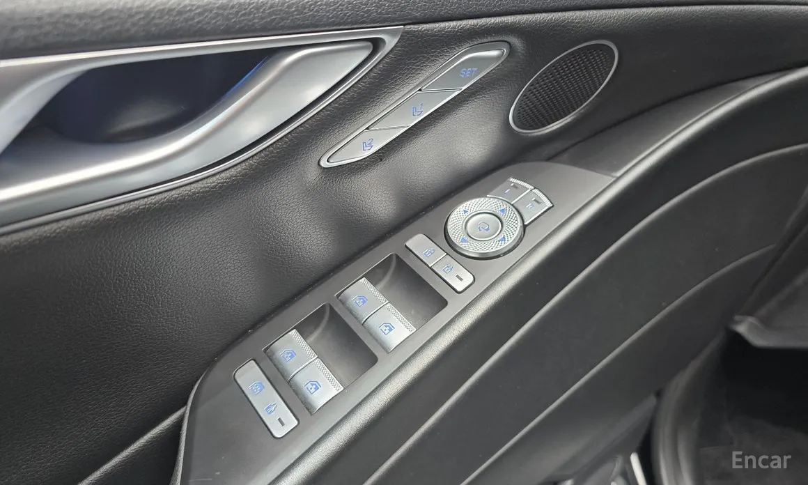 Фото 14 - Genesis G80