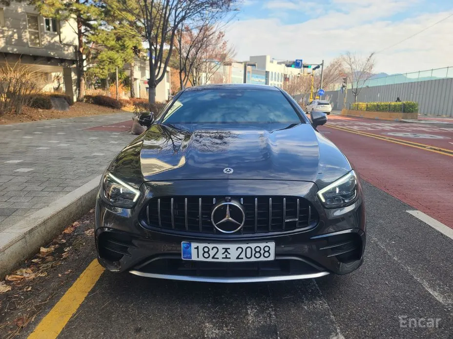 Фото 1 - Mercedes-Benz E-Class