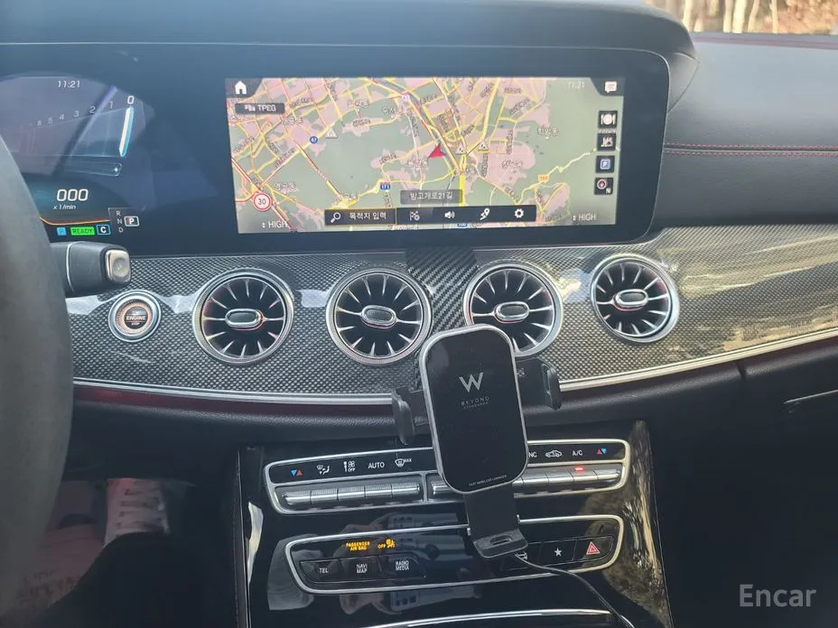 Фото 18 - Mercedes-Benz E-Class