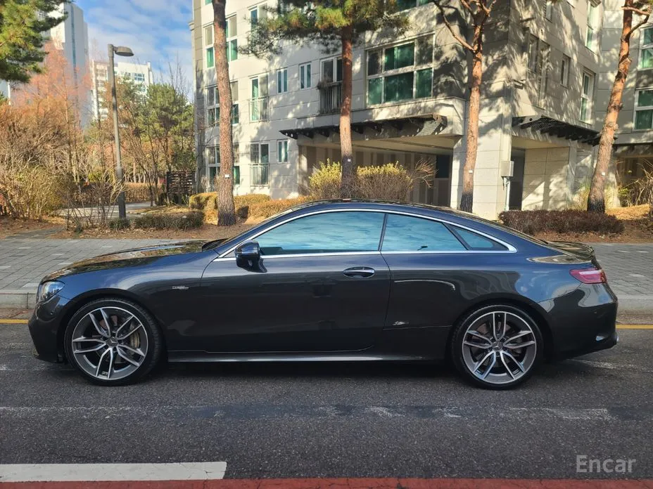 Фото 3 - Mercedes-Benz E-Class