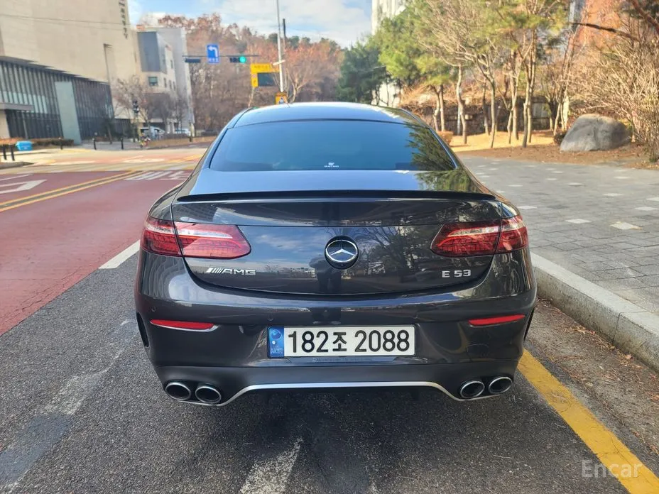 Фото 5 - Mercedes-Benz E-Class