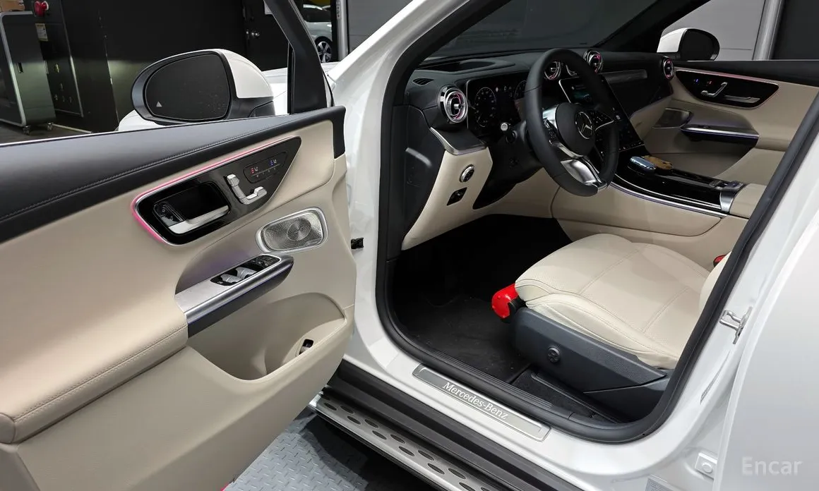 Mercedes-Benz GLC-Class 2023 GLC 300 4MATIC Avantgarde