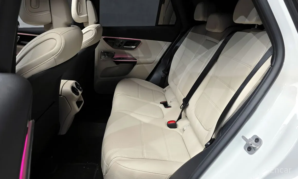 Mercedes-Benz GLC-Class 2023 GLC 300 4MATIC Avantgarde