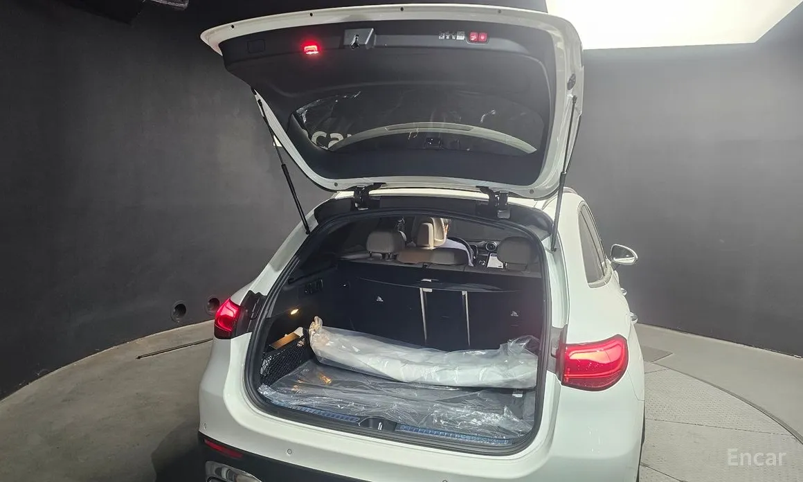 Mercedes-Benz GLC-Class 2023 GLC 300 4MATIC Avantgarde