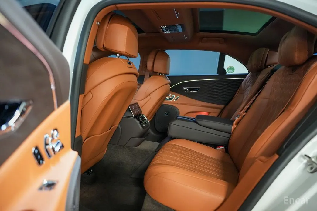 Фото 10 - Bentley Flying Spur