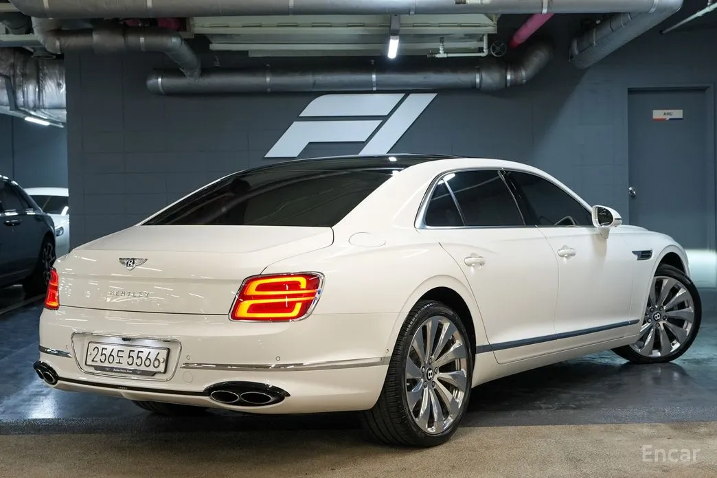 Фото 2 - Bentley Flying Spur