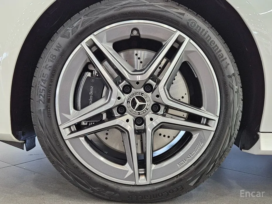 Фото 5 - Mercedes-Benz CLA-Class