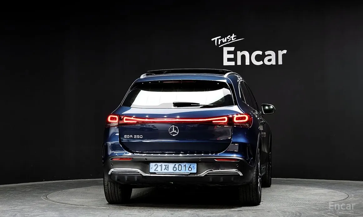 Фото 4 - Mercedes-Benz EQA