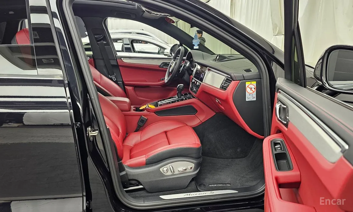 Фото 11 - Porsche Macan