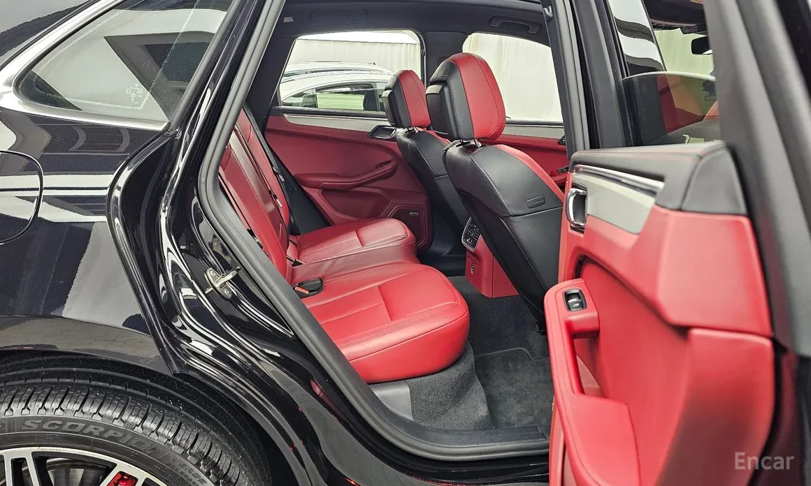 Фото 12 - Porsche Macan