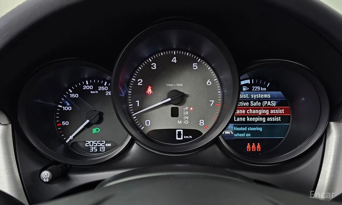 Фото 8 - Porsche Macan