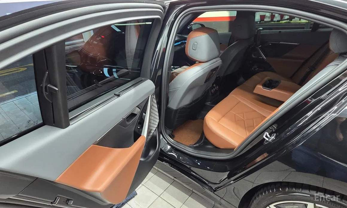 Фото 18 - BMW 5 Series