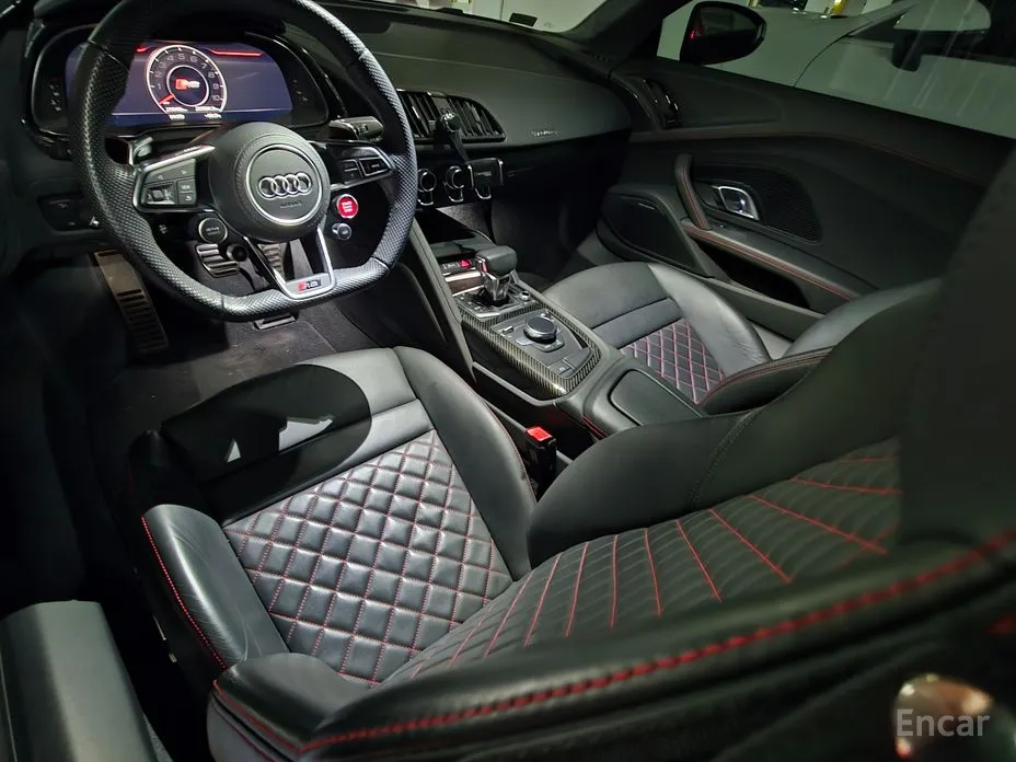 Фото 15 - Audi R8