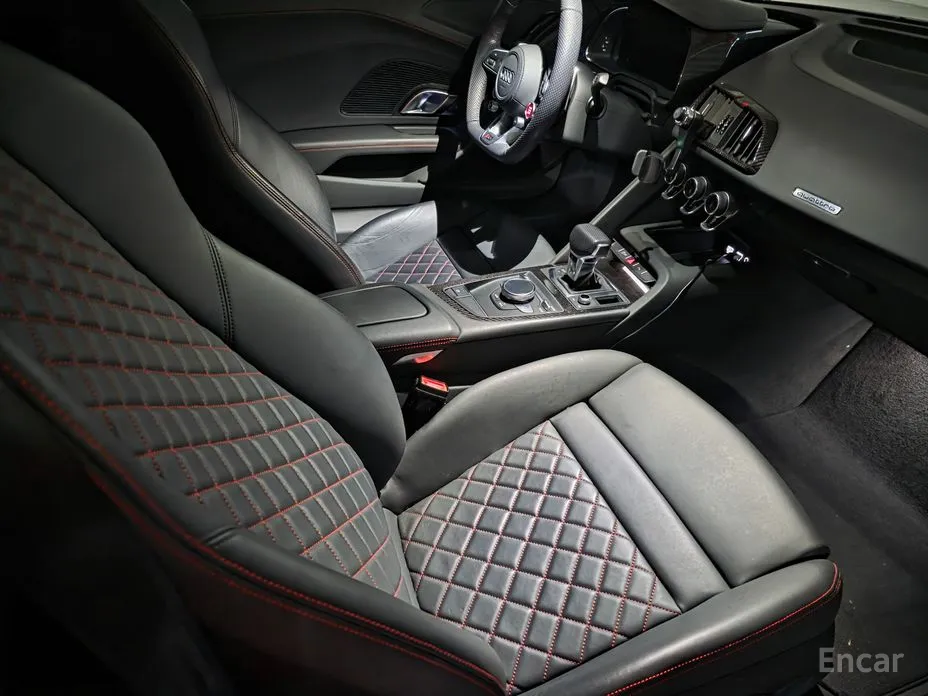 Фото 16 - Audi R8